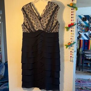 NWOT DAVID’S BRIDAL sleeveless black and nude color with black lace cocktail d